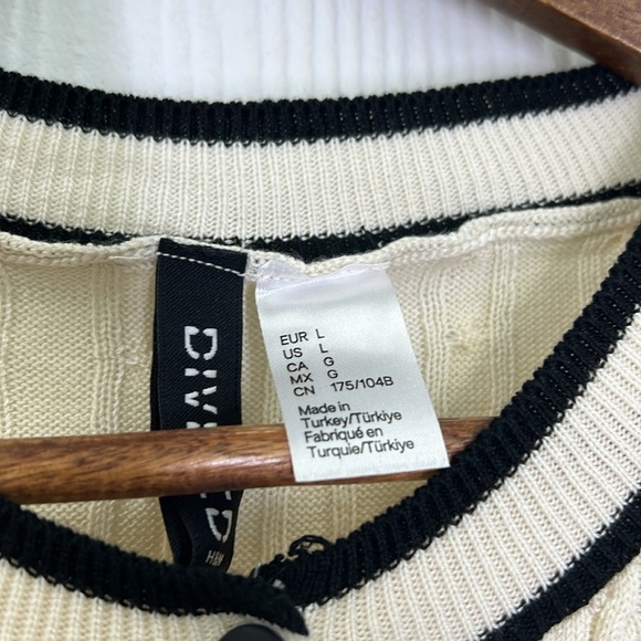 H&M - NWT Cream And Black Cable Knit Button Front Sleeveless Sweater Vest Size L - Picture 6 of 9